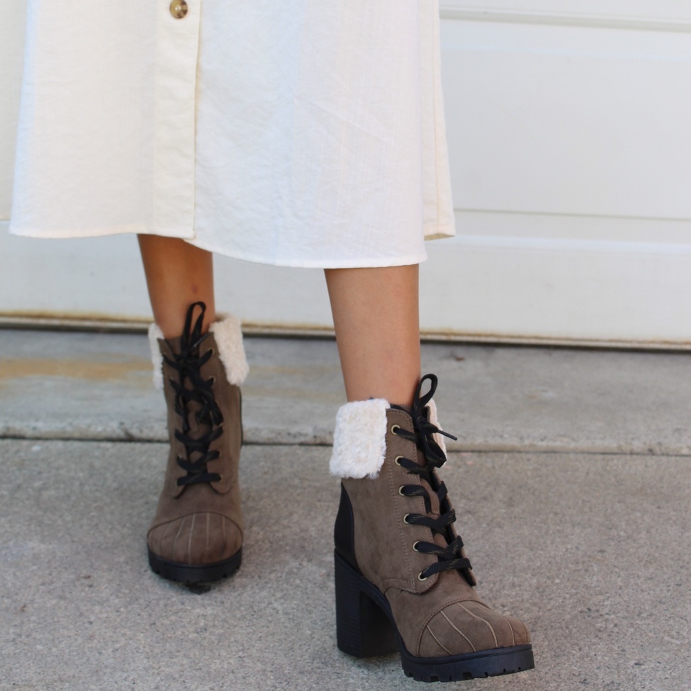 🚨LAST CHANCE// Khaki Sherpa Boot - Picture 7 of 8